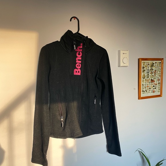 Bench Zip up SOLD - Picture 2 of 2